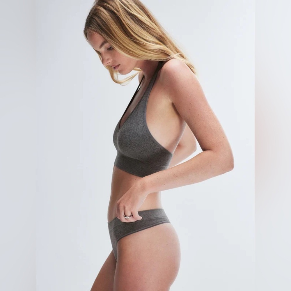 NWT Savage X Fenty Savage X Seamless Heather Halter Bralette Platinum Gray M R35